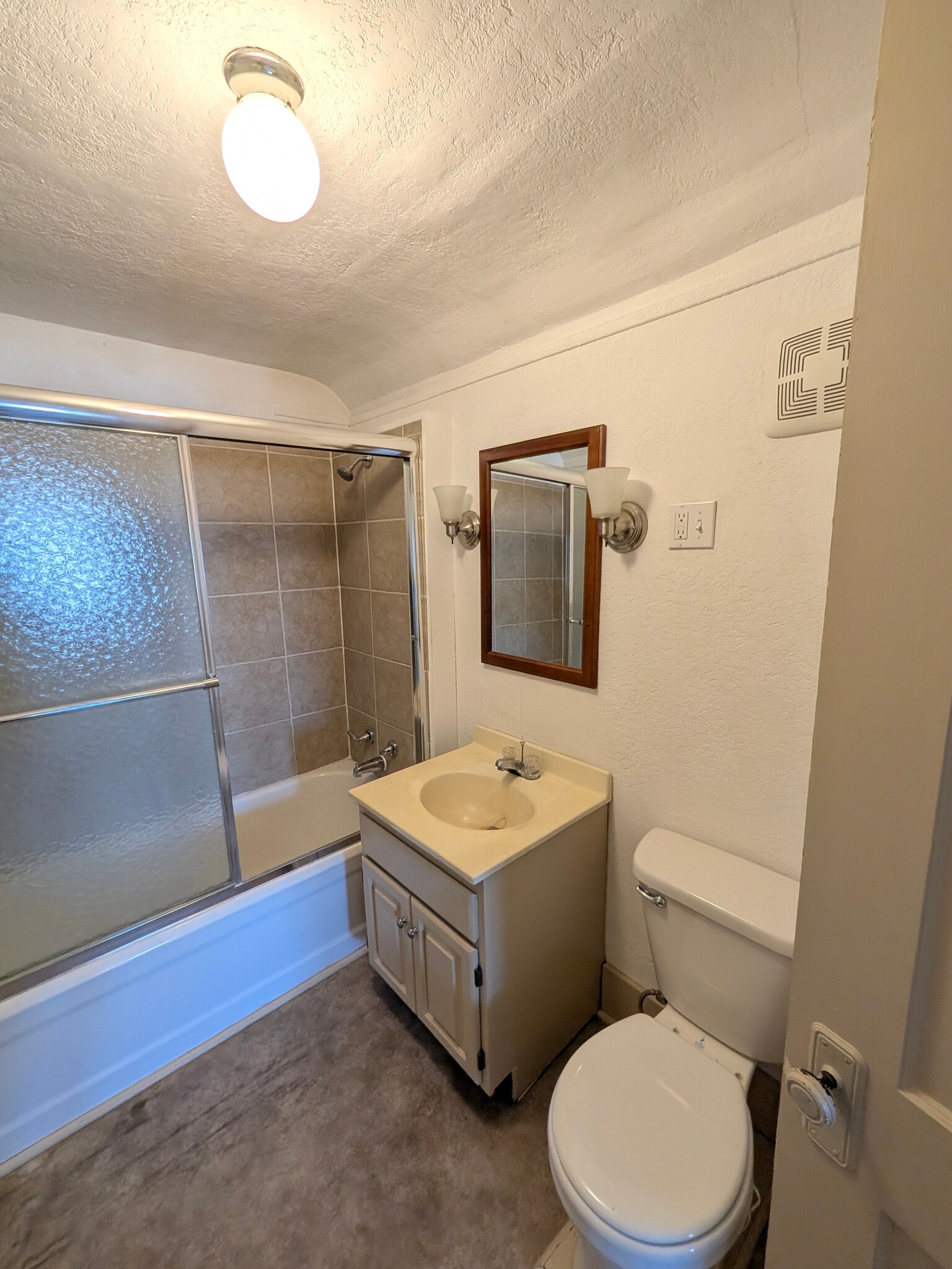 Bath Uo - 123 E North St