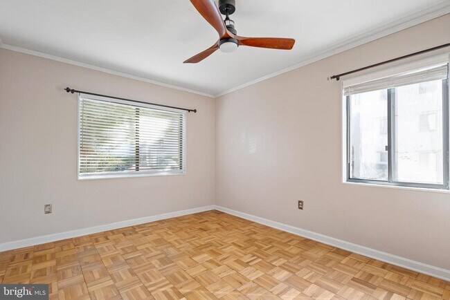 Building Photo - 3825 Davis Pl NW