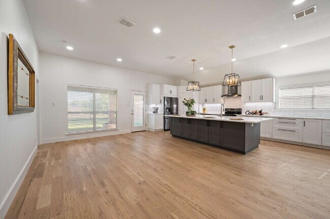 Building Photo - Renovated 4BR, Open Concept, Greenbelt Lot, Keller ISD