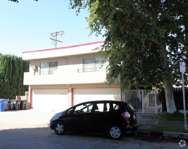 Building Photo - 1451 Barry Ave