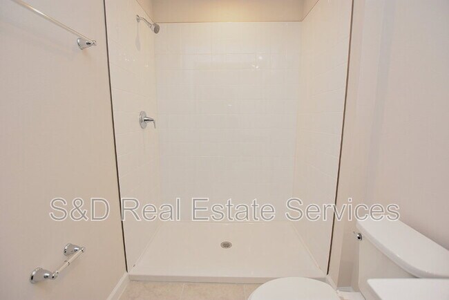 Building Photo - 622 Manchester Path