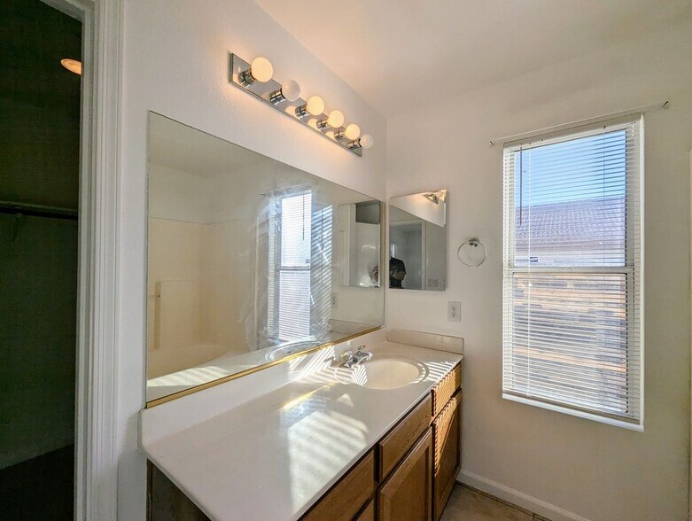 Building Photo - 6780 N 74th Dr
