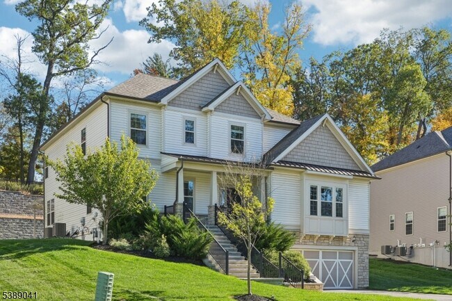 Building Photo - 12 Hilltop Dr