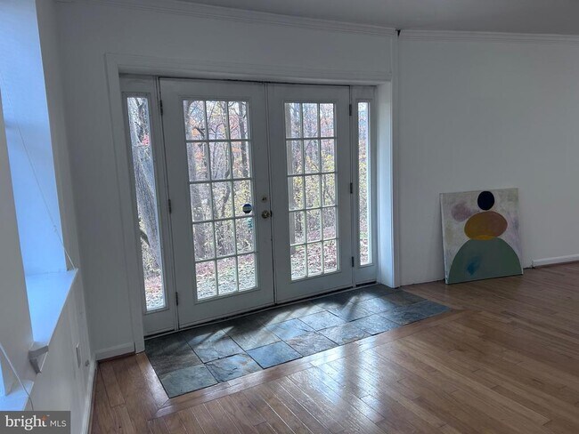 Building Photo - 132 Pinecrest Ln