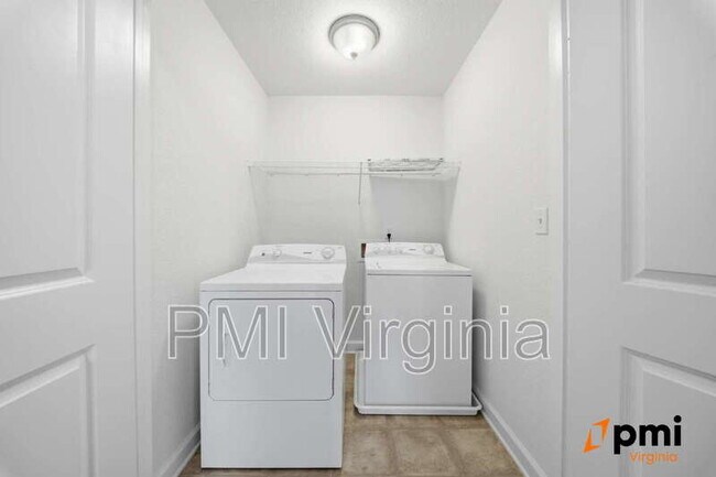 Building Photo - 4304 Cattail Ln