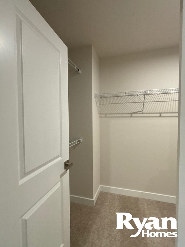 Building Photo - 206 Lograto Ln