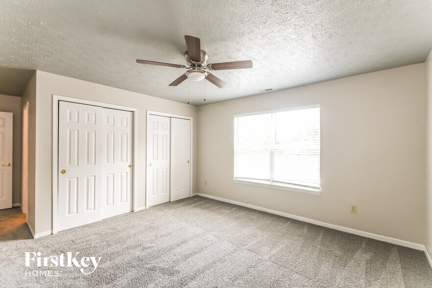 Building Photo - 5815 Victory Ave