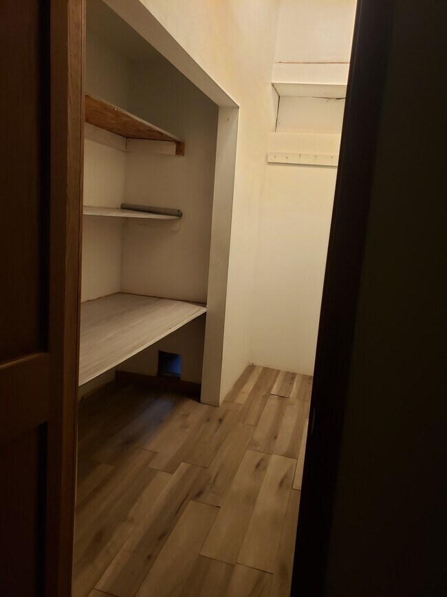 Building Photo - 608 W South St