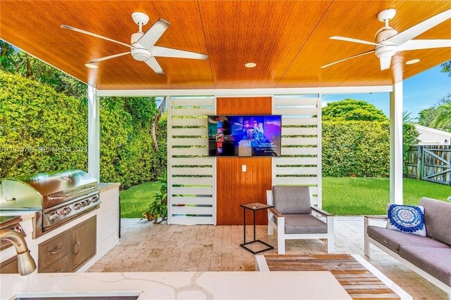 Building Photo - 16550 SW 77th Ct