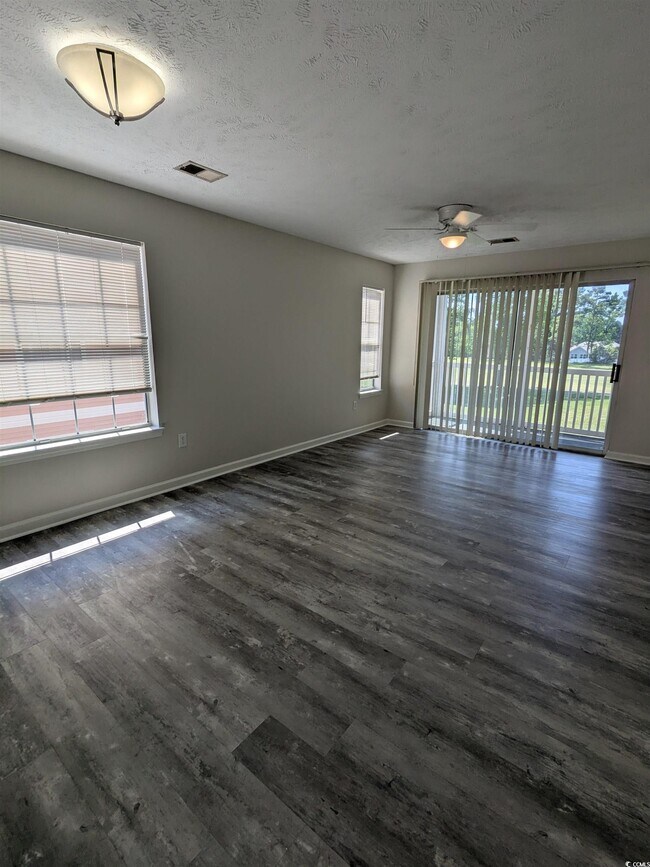 Building Photo - 627 Waterway Village Blvd