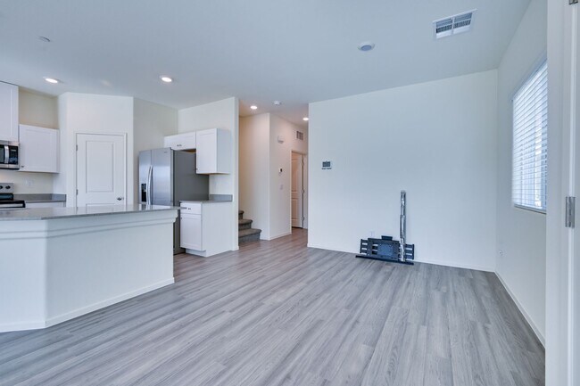 Building Photo - NW 3 Bedroom Townhouse!! Gated Community Pool!! 2 Car Garage!!! No Carpet downstairs.