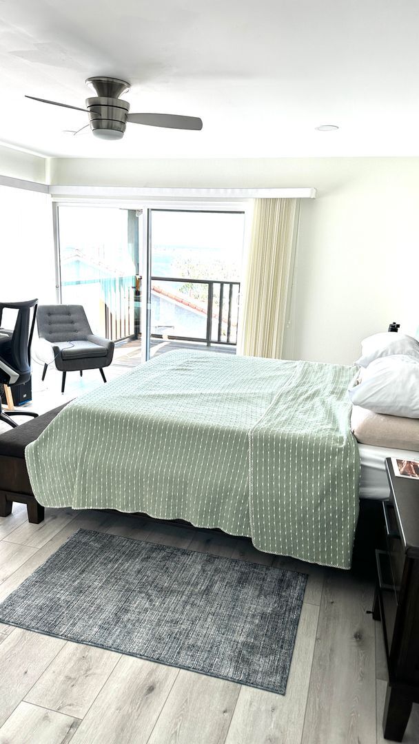 Building Photo - Stunning Newly Renovated 3BD/2.5BA Luxury ...