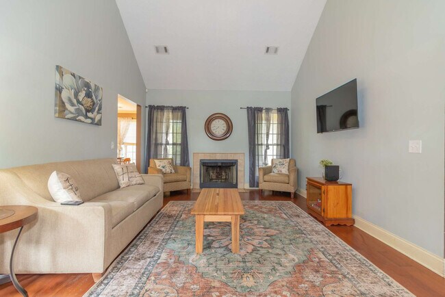 Building Photo - 4235 King Arthur Pl