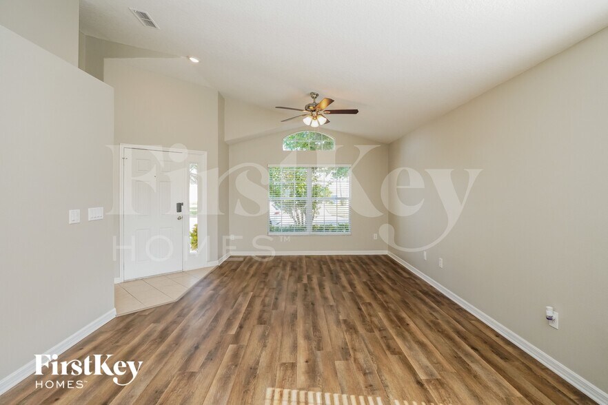 Building Photo - 2424 Deer Creek Blvd