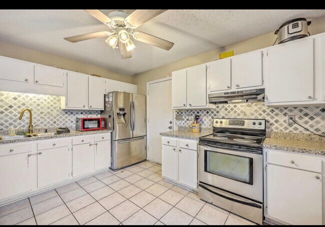 Building Photo - 1841 Sundancer Ln