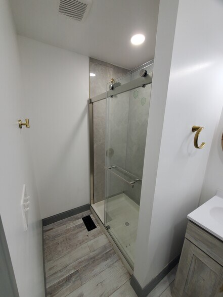 Building Photo - 1056 Geers Ave