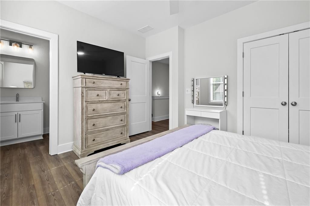 Building Photo - 1336 Breezy St SE