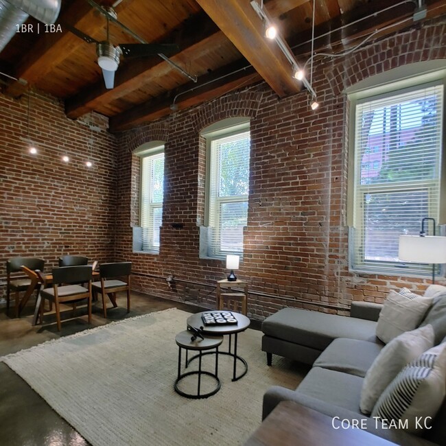 Building Photo - LARGE LOFT IN RIVERMARKET