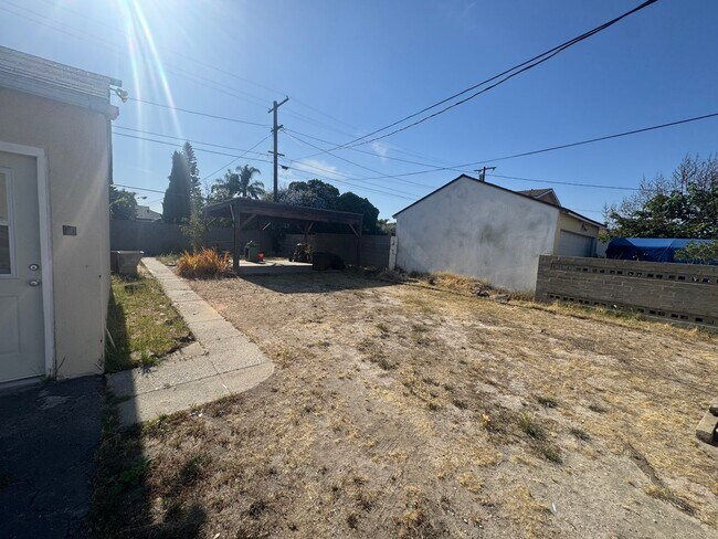Building Photo - Beautiful 3 bedroom North Hollywood Home