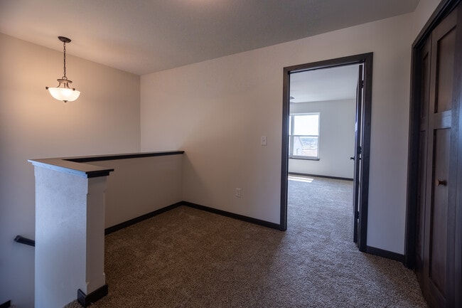 Building Photo - 1604 Eastside Cir
