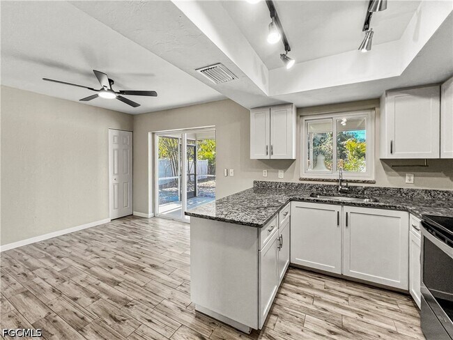 Building Photo - 18660 Miami Blvd