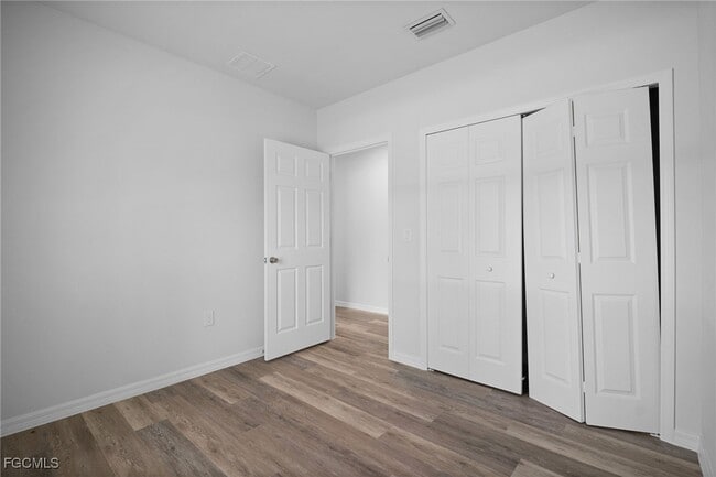 Building Photo - 942 Sunrise Blvd