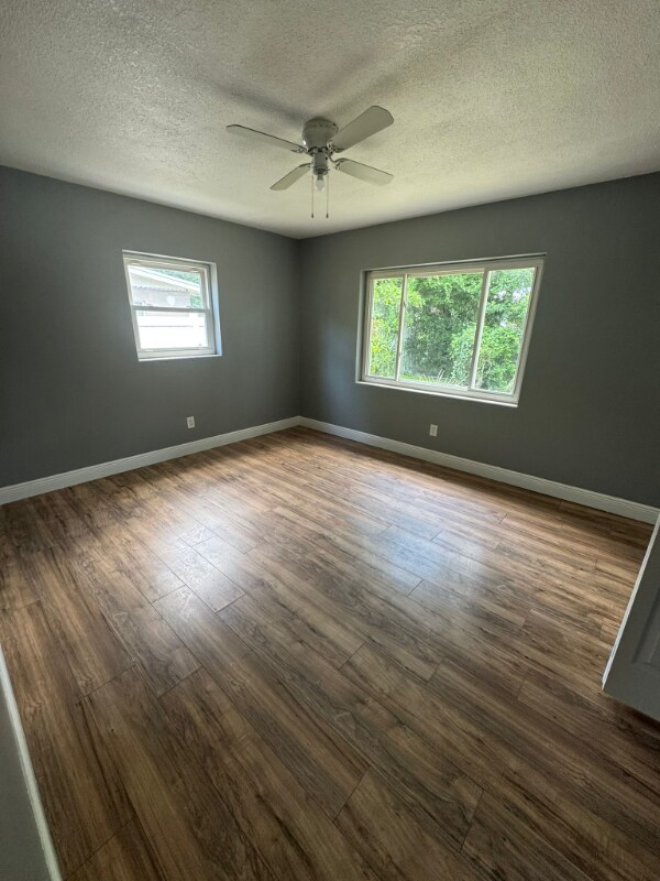 Building Photo - 5209 Palisades Dr