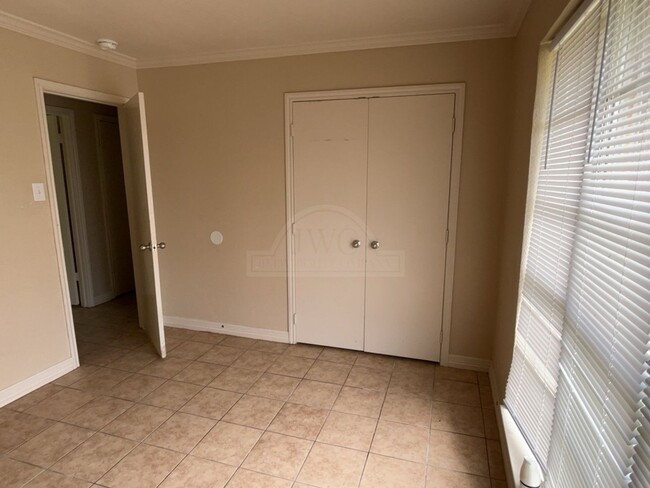Building Photo - 2407 Buttercup Cir
