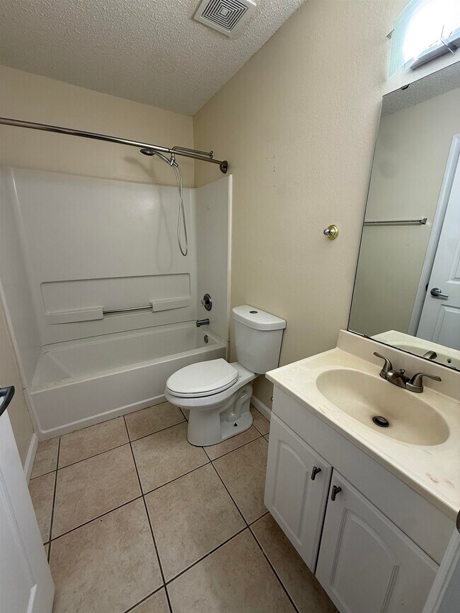 Building Photo - 2477 Emerald Ridge Loop