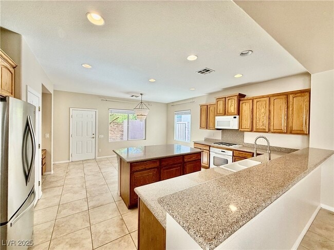 Building Photo - 10499 Howling Coyote Ave