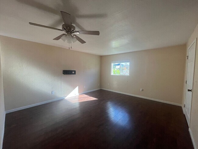 Building Photo - Updated 3 bedroom single-family home