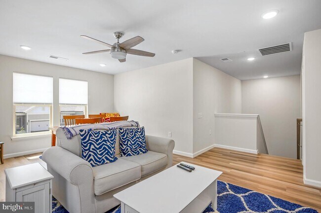 Building Photo - 46414 ROSE RIVER Ter