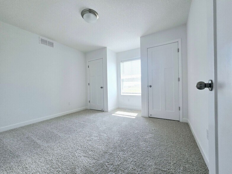 Building Photo - 1103 Middlefield Rd