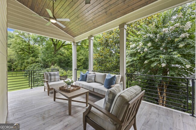 Building Photo - 1742 Helen Dr NE