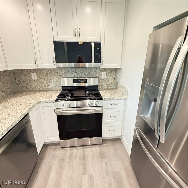 Building Photo - 508 Woodcrest Ct