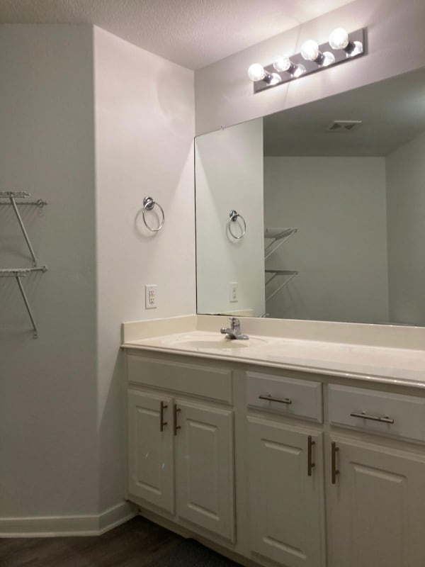 Building Photo - 4047 Pedernales River Ln