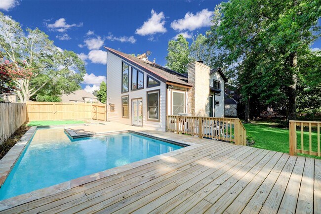 Building Photo - 20019 Legend Oak Dr