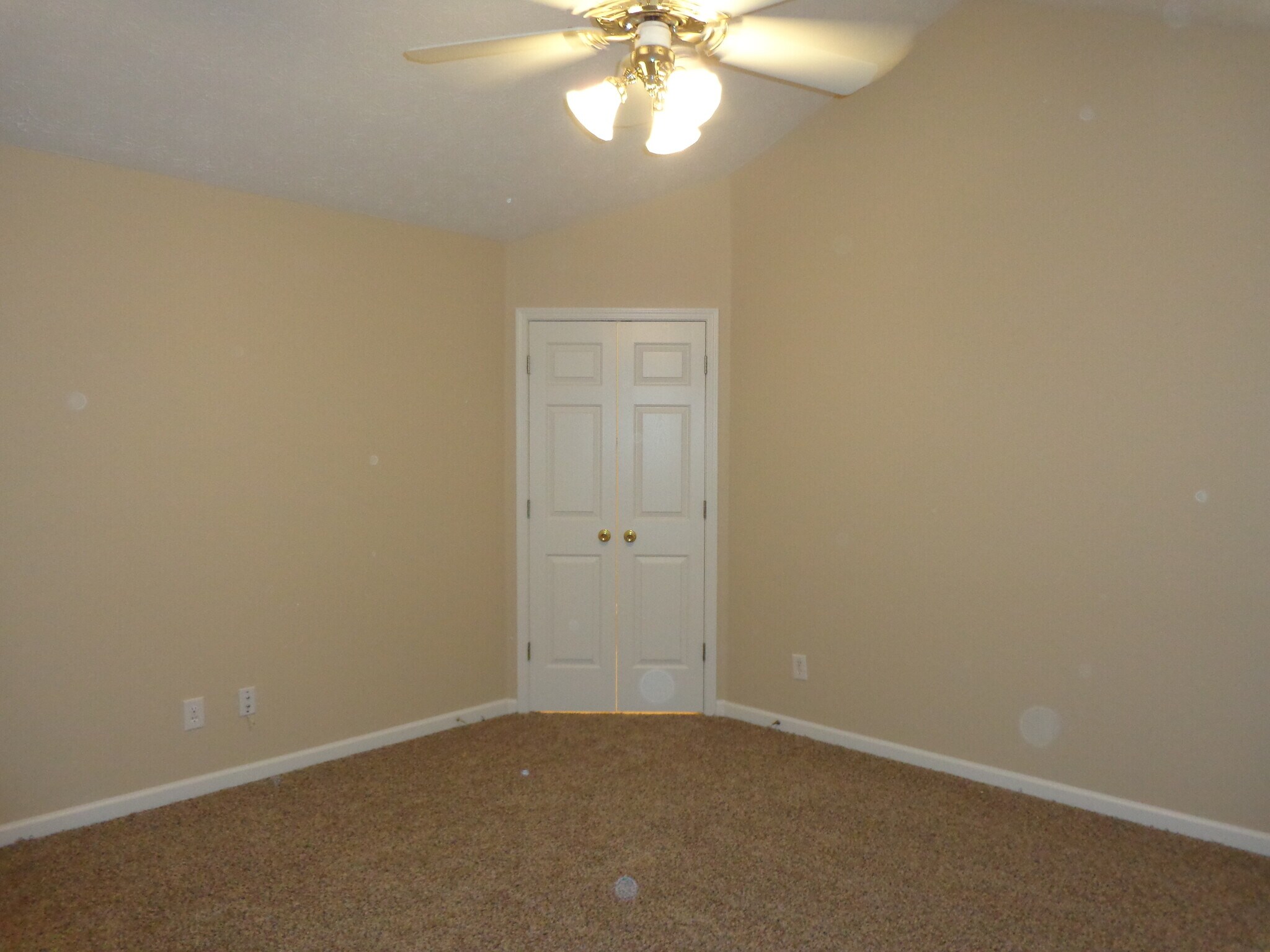 Building Photo - 7102 Independence Dr