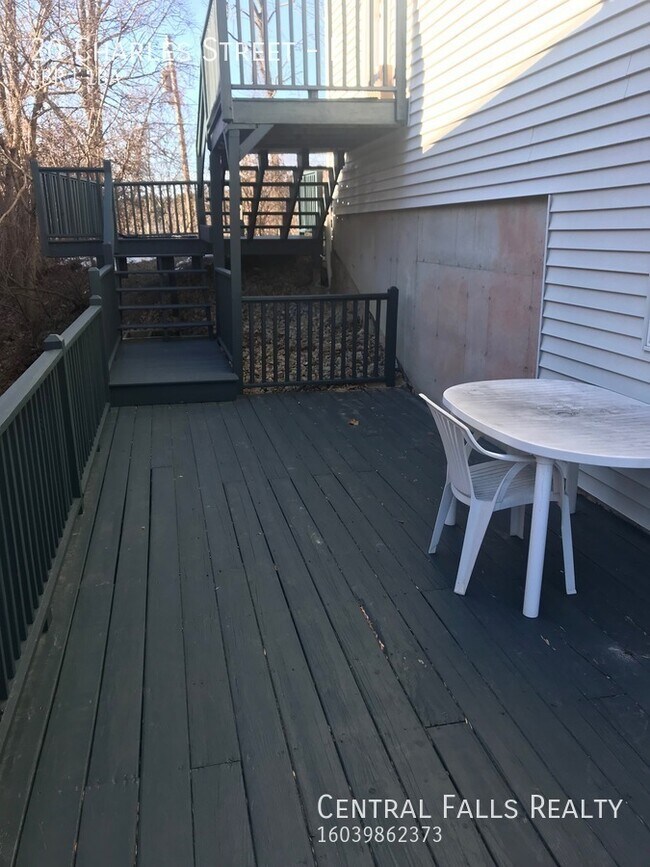 Building Photo - 20 Charles St