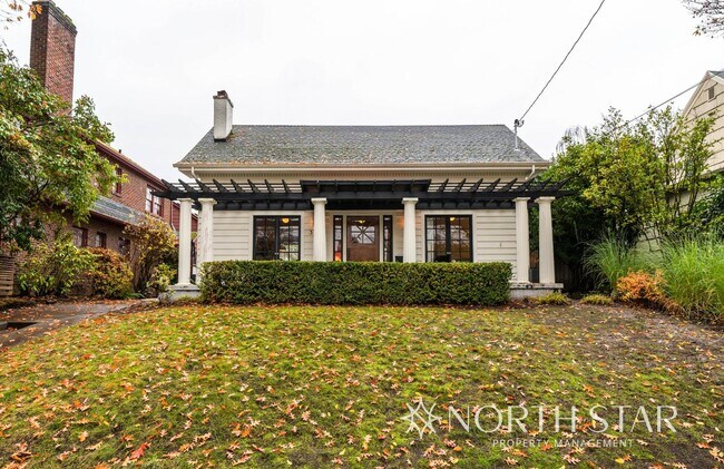 Building Photo - Classic Portland Home Heart of Irvington