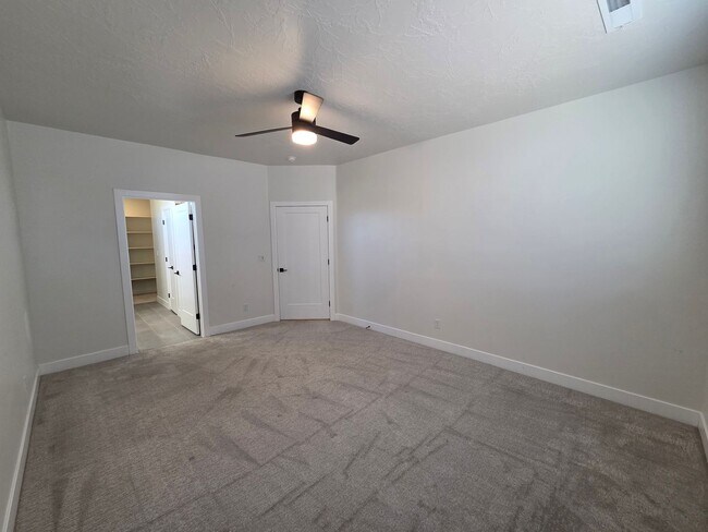 Building Photo - VIEWS from EVERY ROOM!