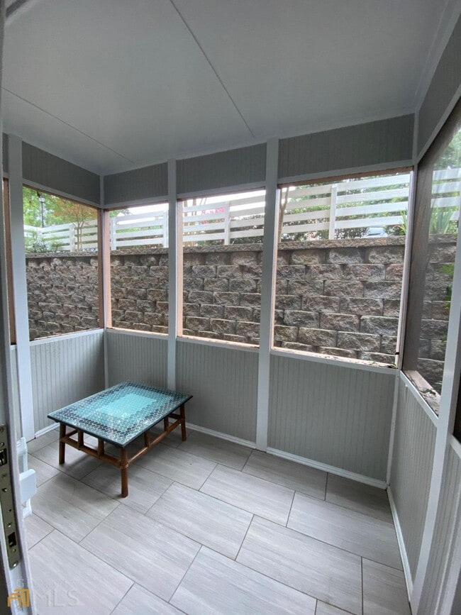 Building Photo - 279 Quail Run