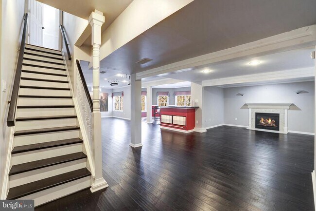 Building Photo - 43258 Meadowood Ct