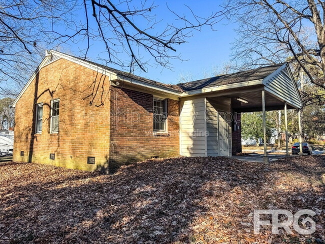 Building Photo - 2501 Jefferson Dr