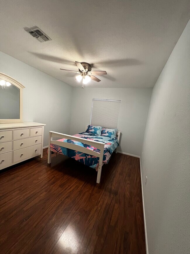 Building Photo - 8443 Forget Me not St