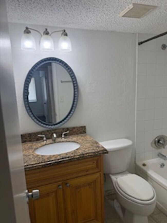 Building Photo - Large two bedroom condo