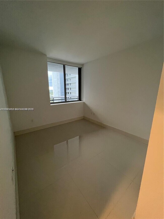 Building Photo - 16385 Biscayne Blvd