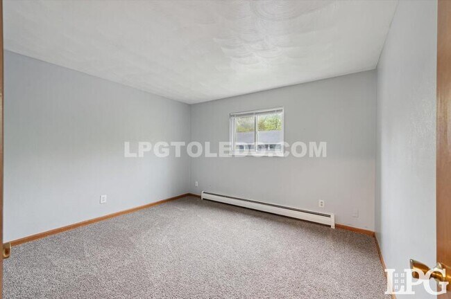 Building Photo - 3320 Arlington Ave
