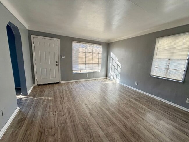 Building Photo - For Lease: Totally Updated 3 Bedroom 1 Bath Welcome Section 8 Call 313-429-3244 KPM Detroit