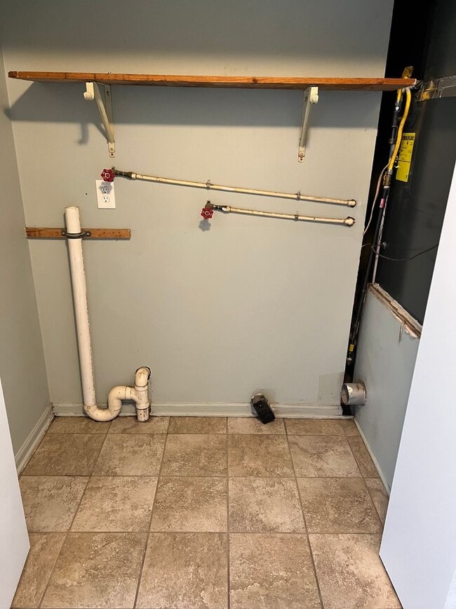 Building Photo - 97 Evergreen Ln